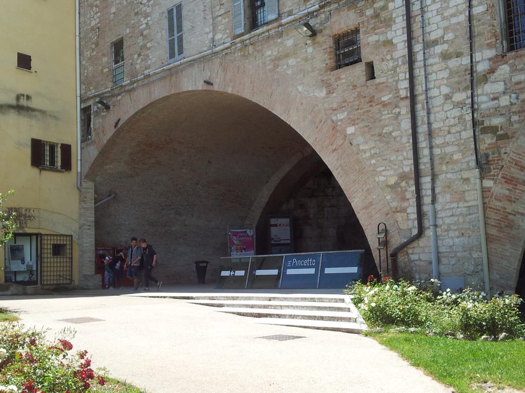 Al Giardino Di Alice Bed & Breakfast Perugia Ngoại thất bức ảnh