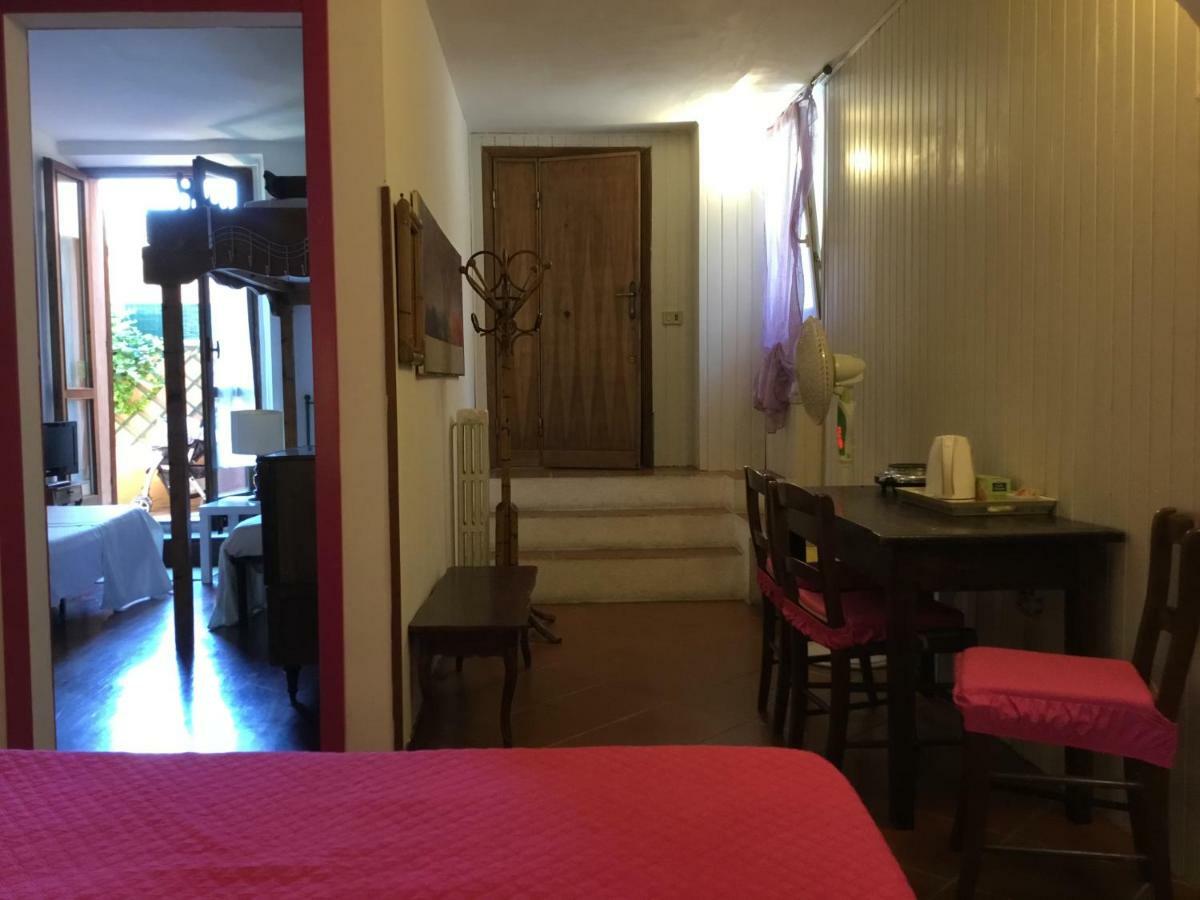 Al Giardino Di Alice Bed & Breakfast Perugia Ngoại thất bức ảnh