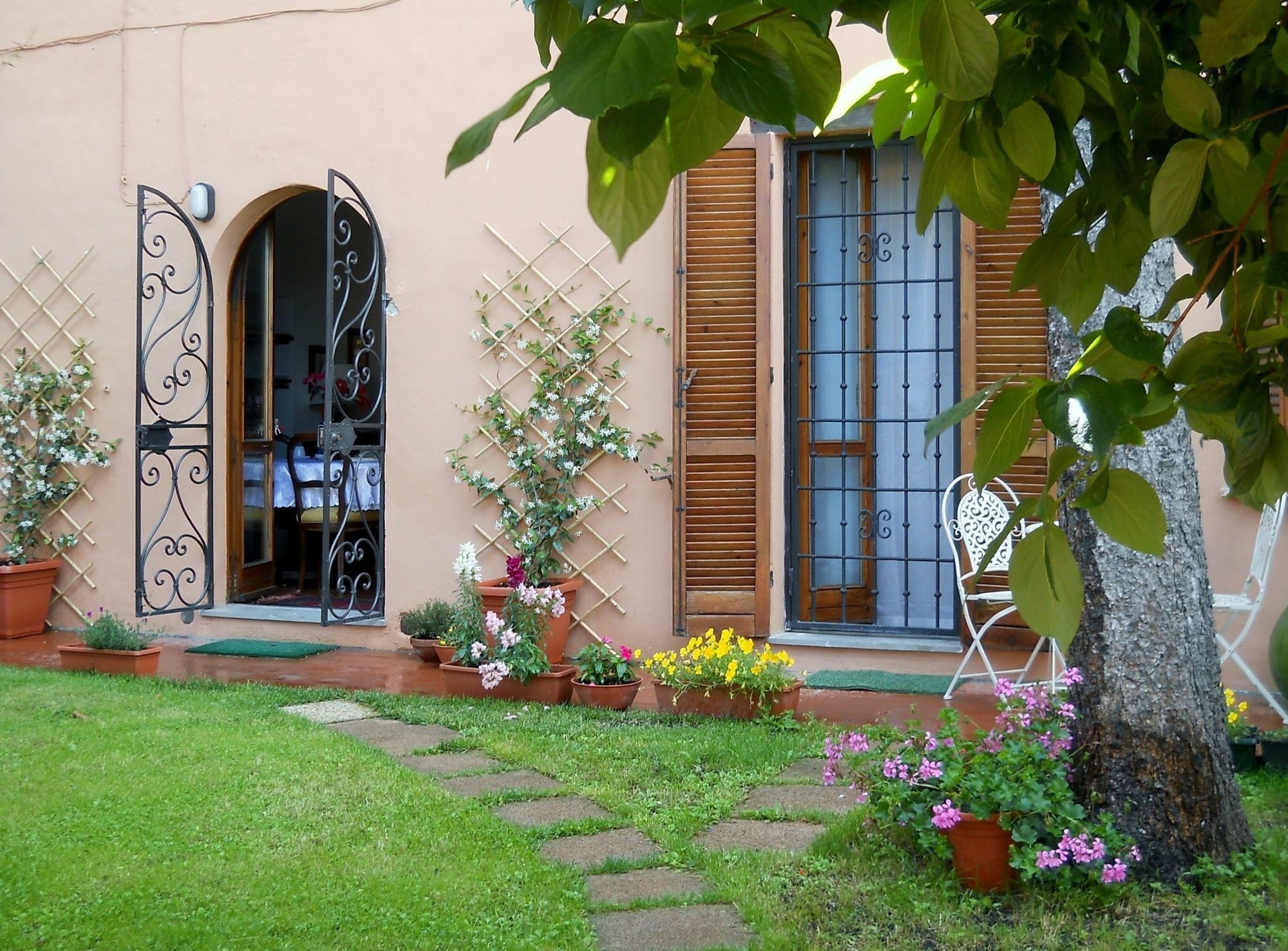 Al Giardino Di Alice Bed & Breakfast Perugia Ngoại thất bức ảnh