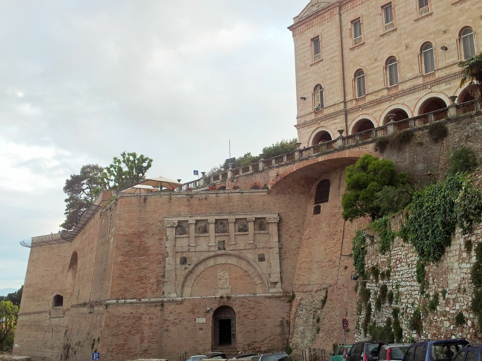 Al Giardino Di Alice Bed & Breakfast Perugia Ngoại thất bức ảnh