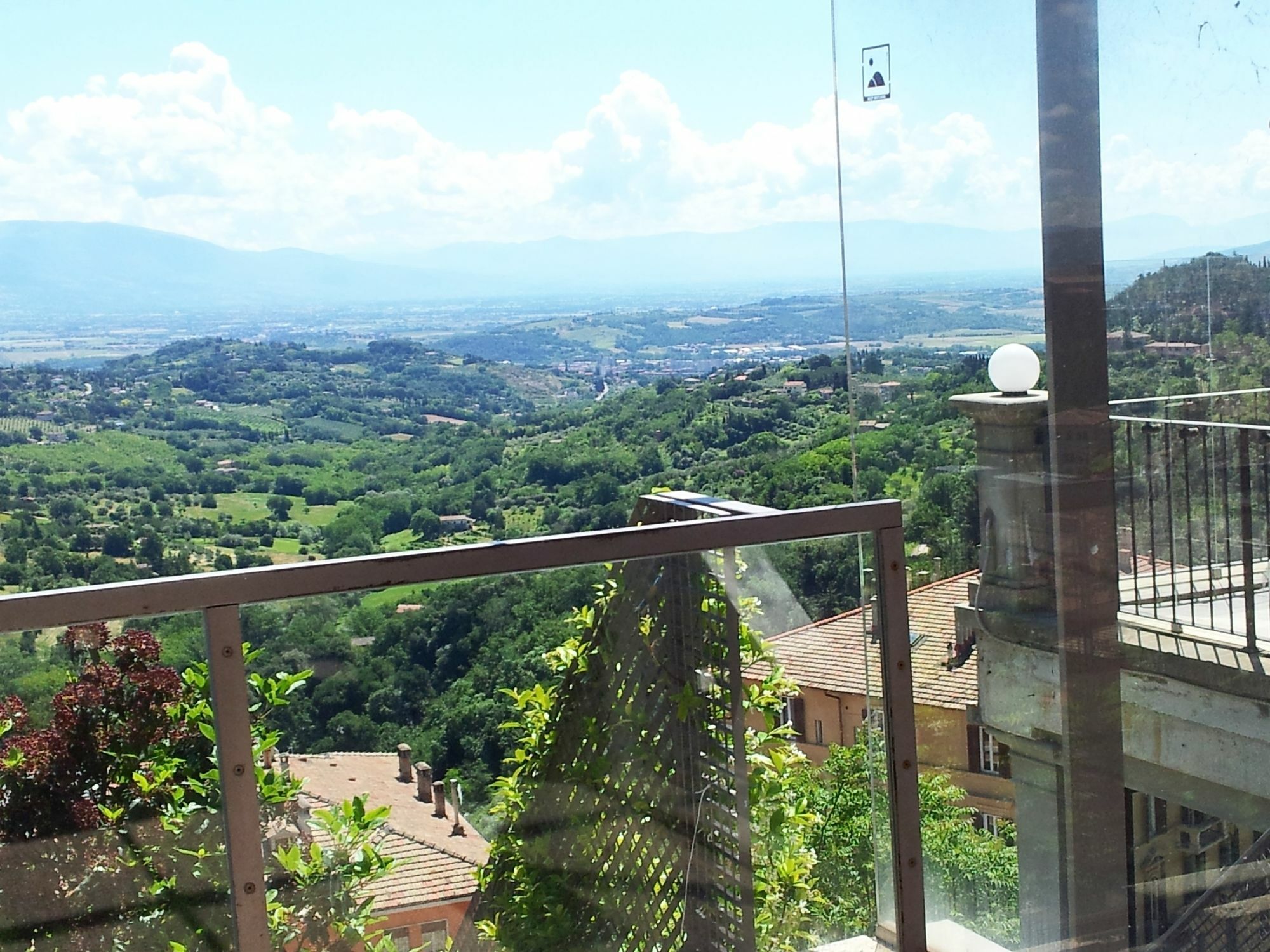 Al Giardino Di Alice Bed & Breakfast Perugia Ngoại thất bức ảnh